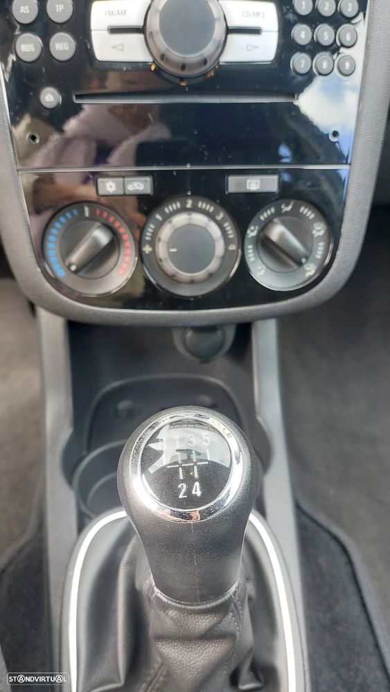 Opel Corsa 1.4 16V Edition - 14