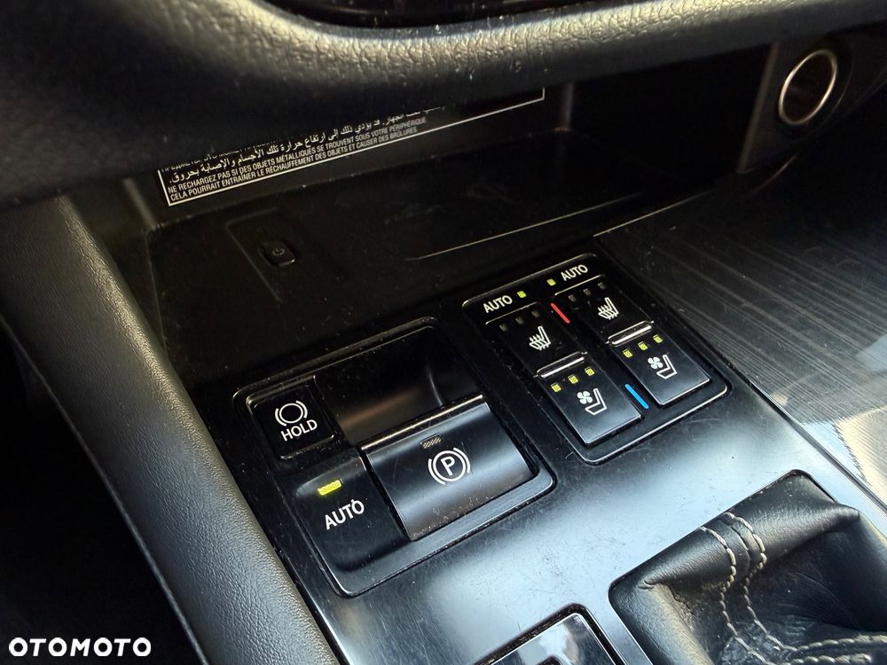 Lexus RX 450hL (hybrid) - 33