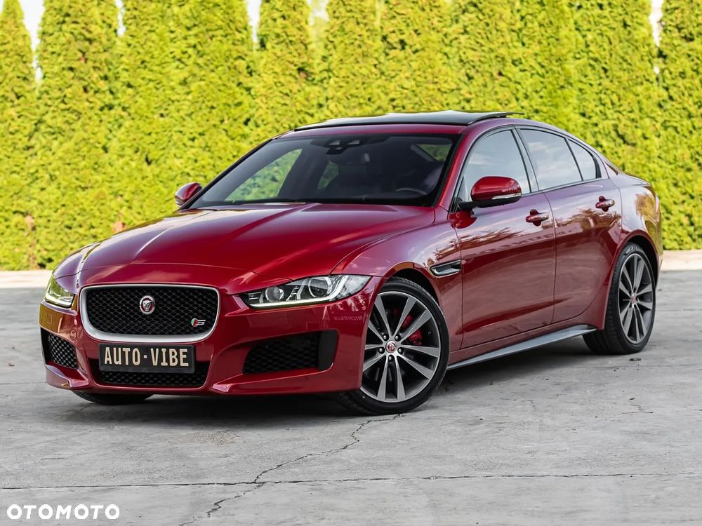 Jaguar XE - 6