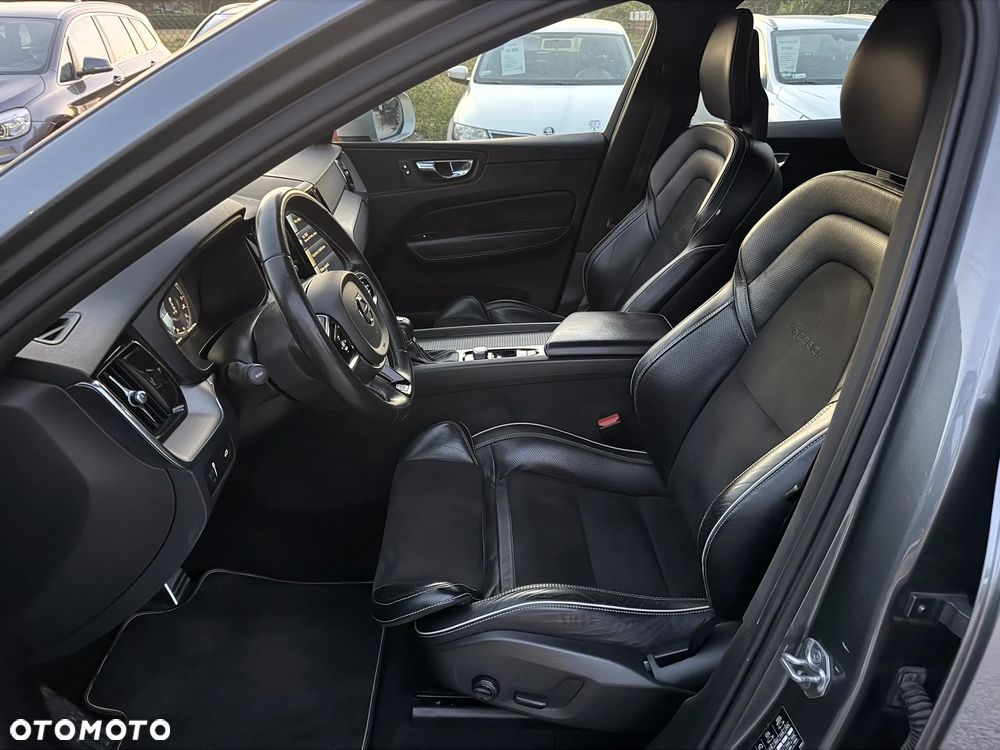 Volvo XC 60 D5 SCR AWD R-Design - 12
