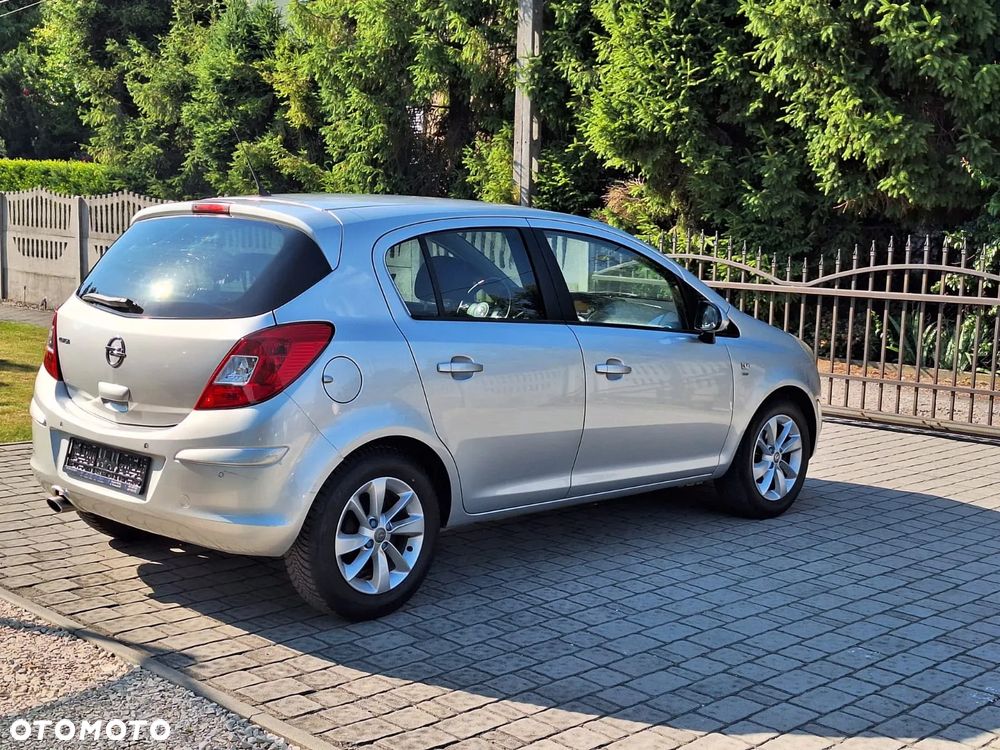 Opel Corsa 1.4 16V Energy - 4