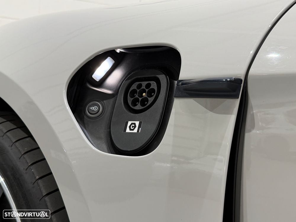 Porsche Taycan Sport Turismo - 25