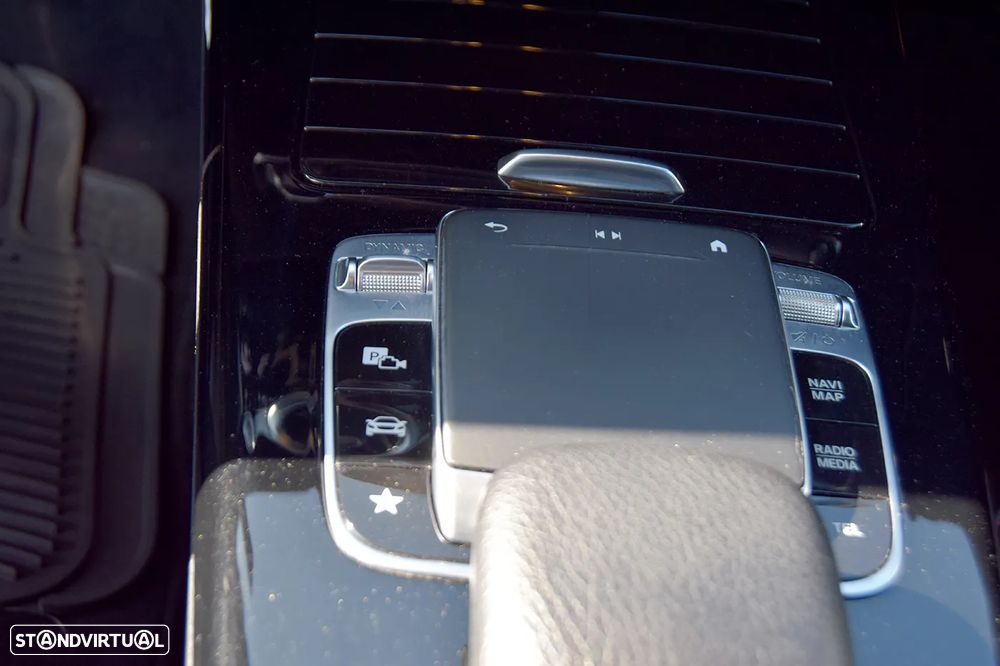 Mercedes-Benz A 180 d AMG Line Aut. — fotografia 24