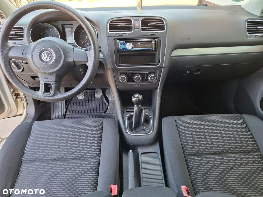 Volkswagen Golf - 8