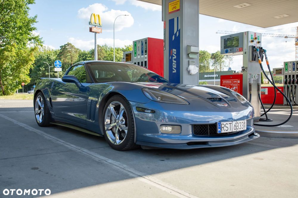 Chevrolet Corvette - 12