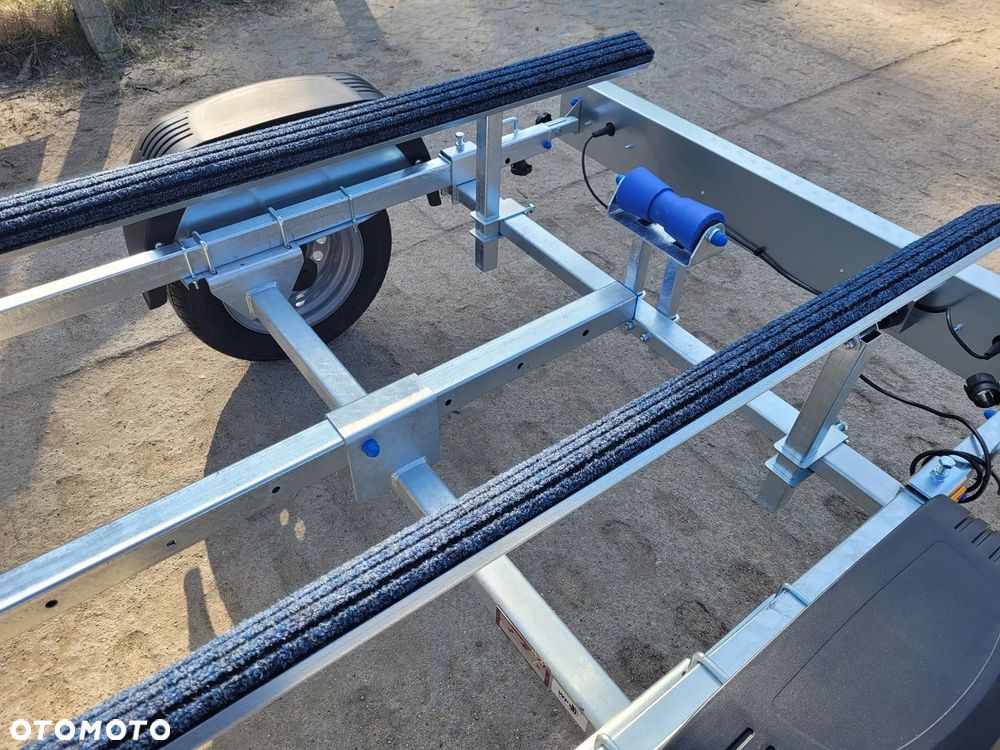 Faro Przyczepa podłodziowa AQUA 5,2m lekka pod łódź płozy obite materiałem - 8
