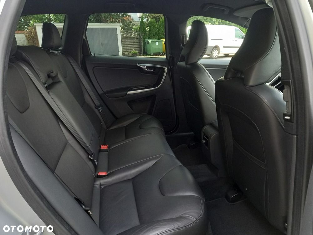Volvo XC 60 D4 Geartronic Momentum - 22