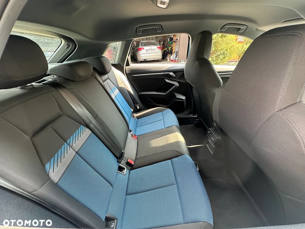 Audi A3 Sportback 35 TFSI cylinder on demand S tronic design - 12