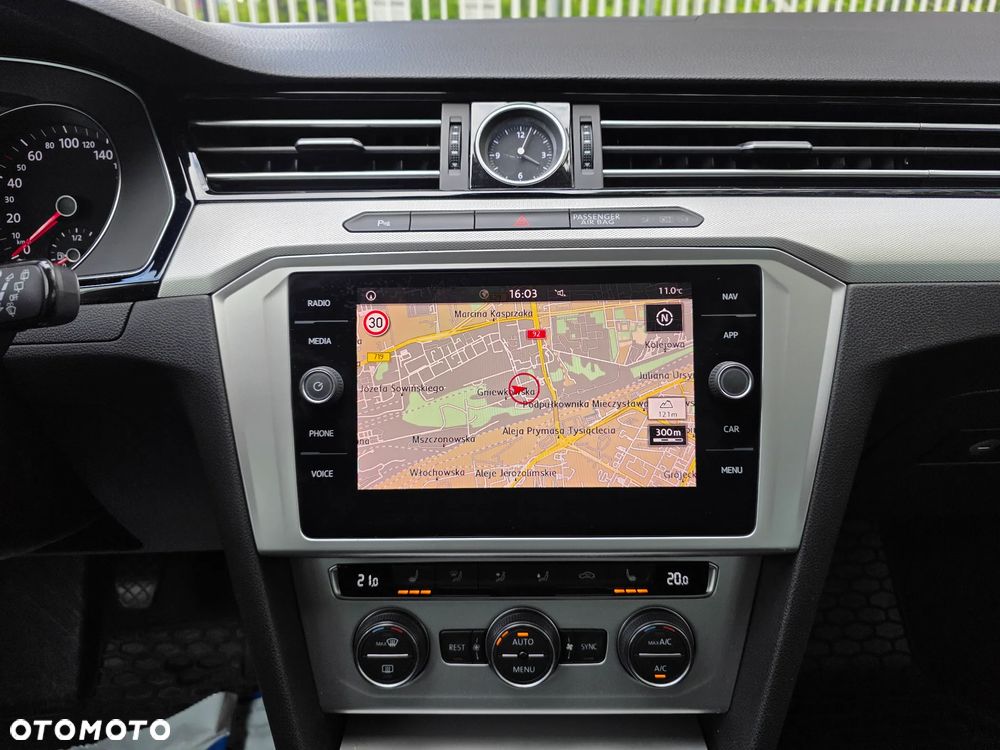 Volkswagen Passat 2.0 TDI SCR Comfortline - 10