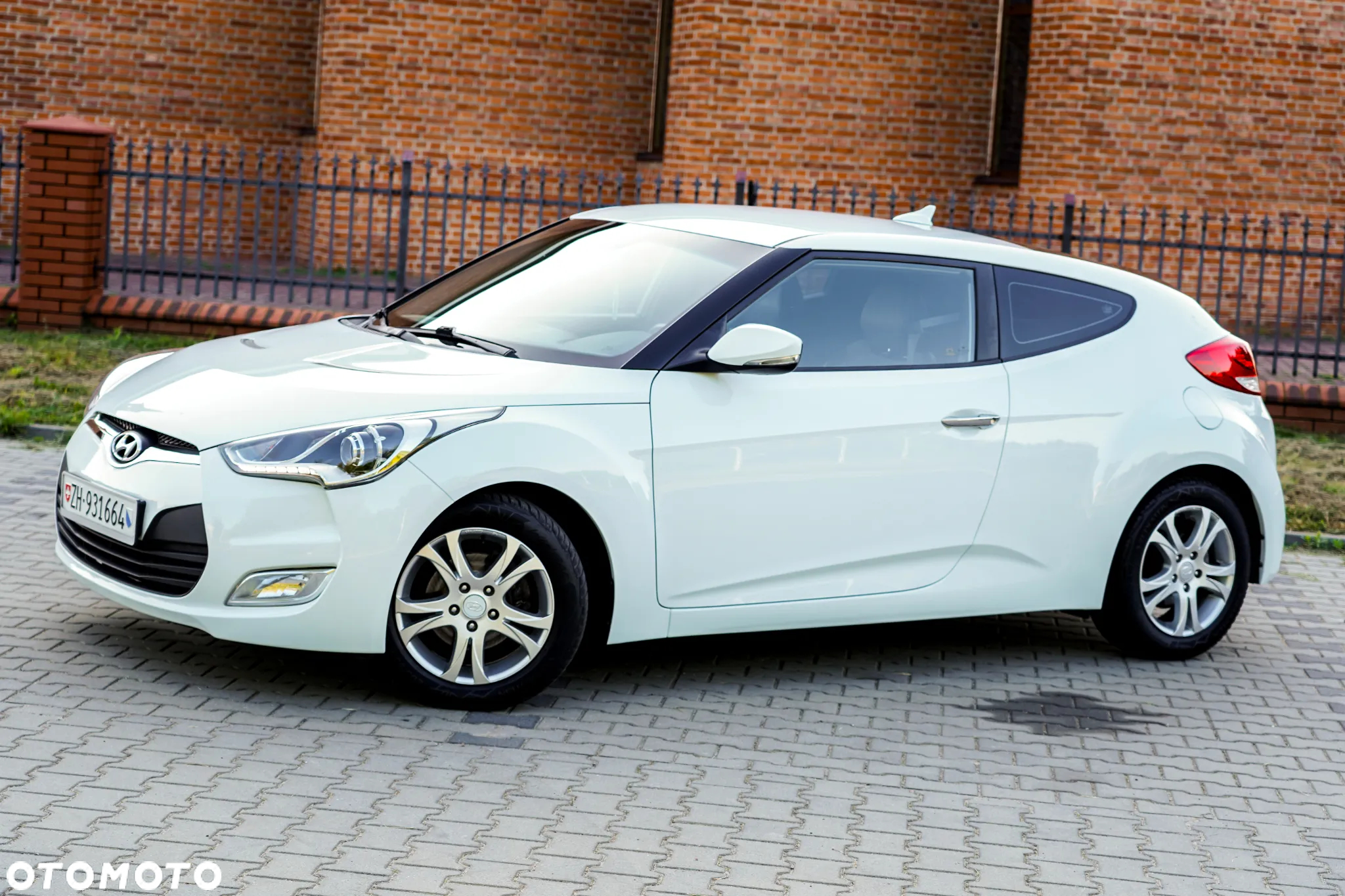 Hyundai Veloster 1.6 blue Premium - 3