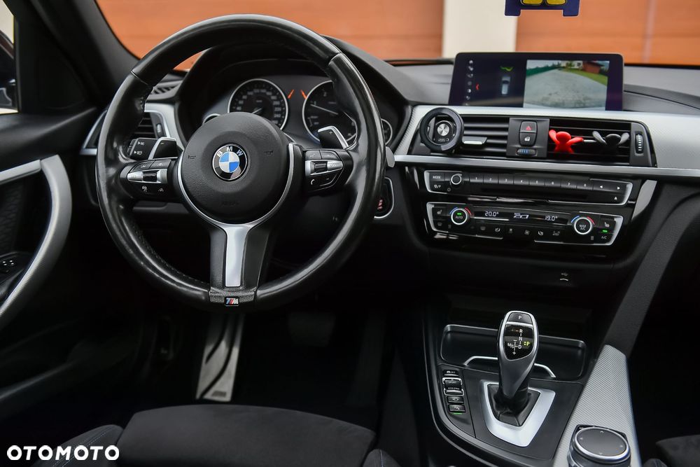 BMW Seria 3 320d xDrive Edition M Sport Shadow - 27