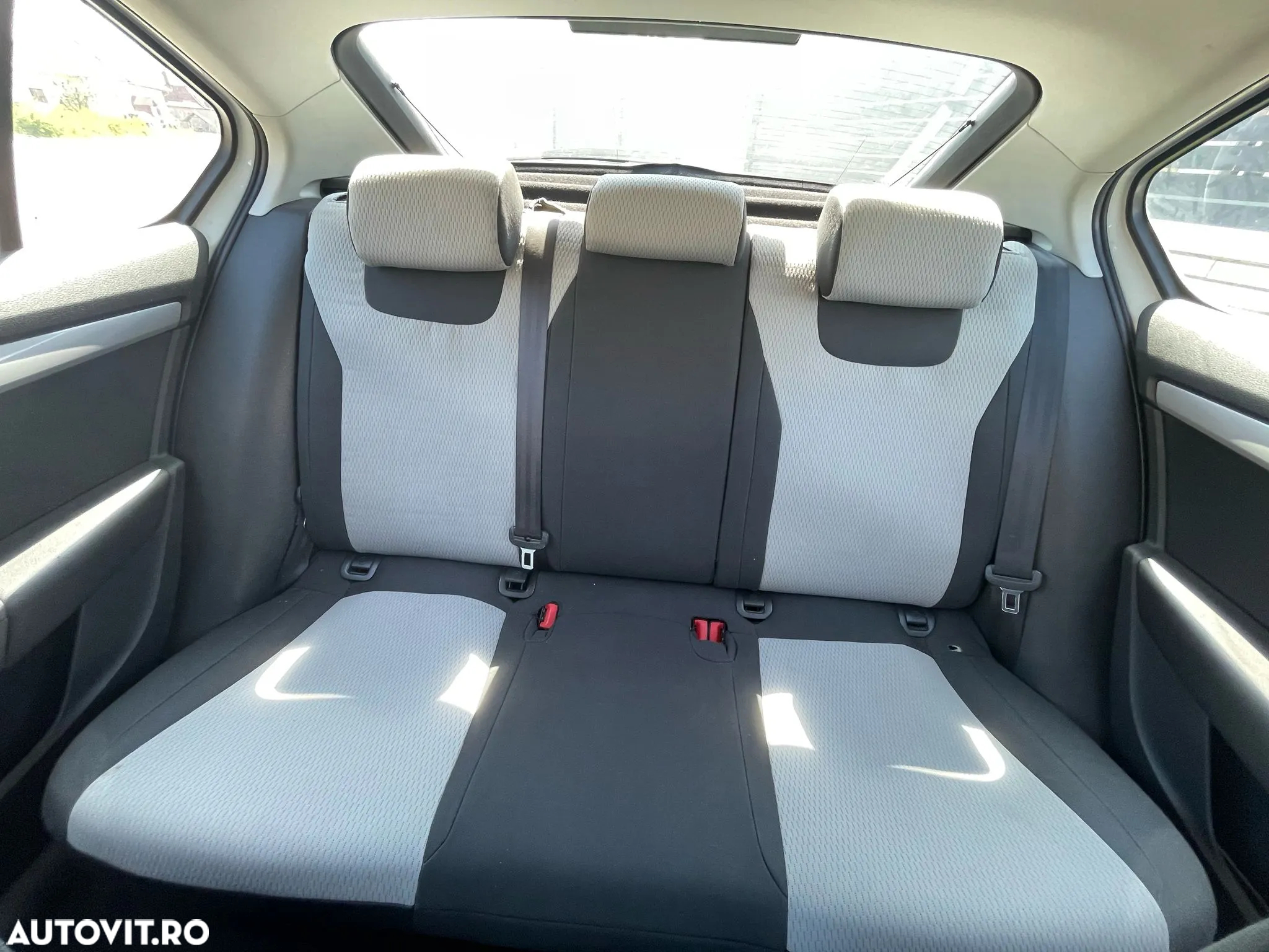 Skoda Octavia 1.6 TDI AMBITION - 18