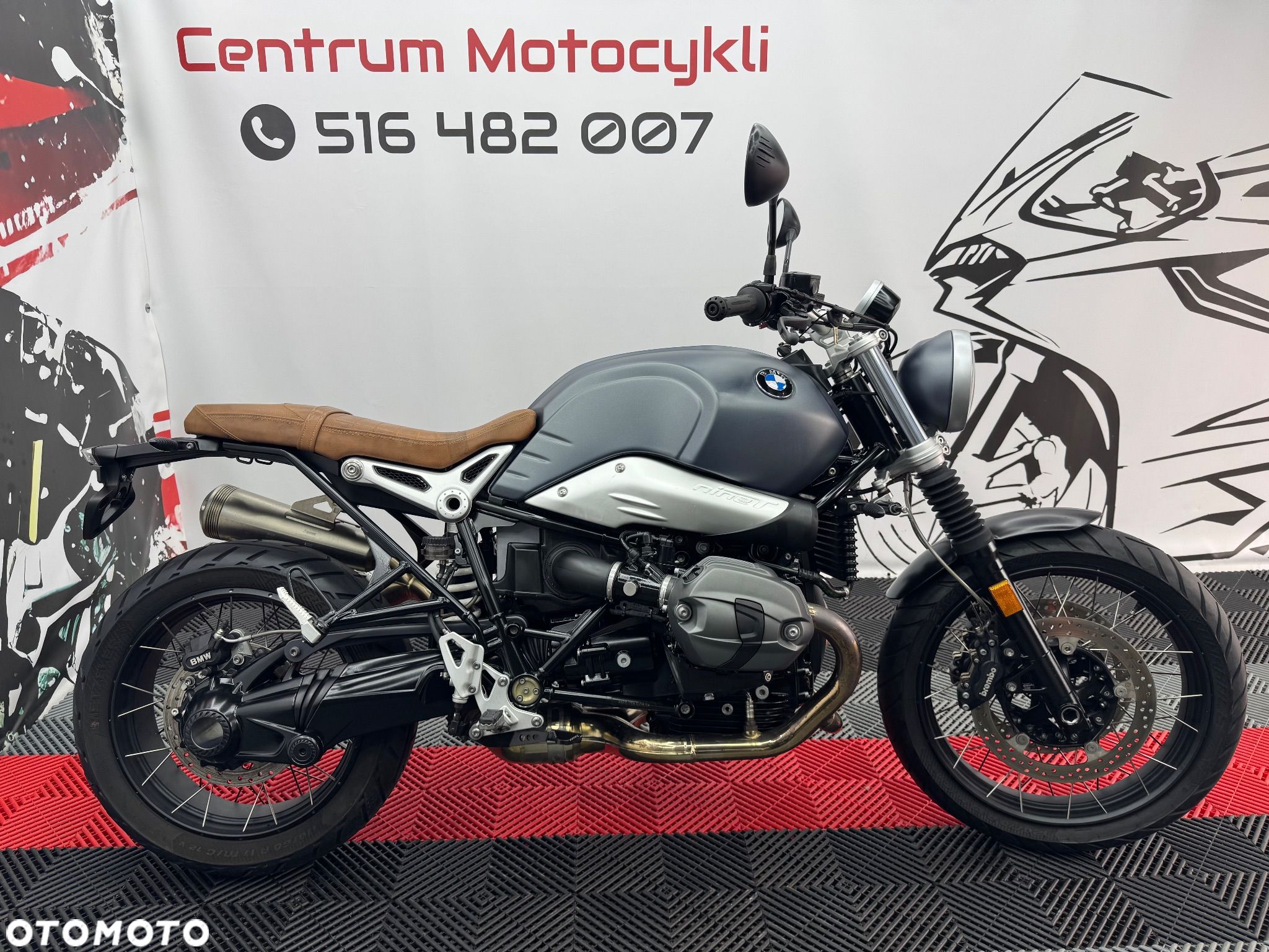 BMW R - 1