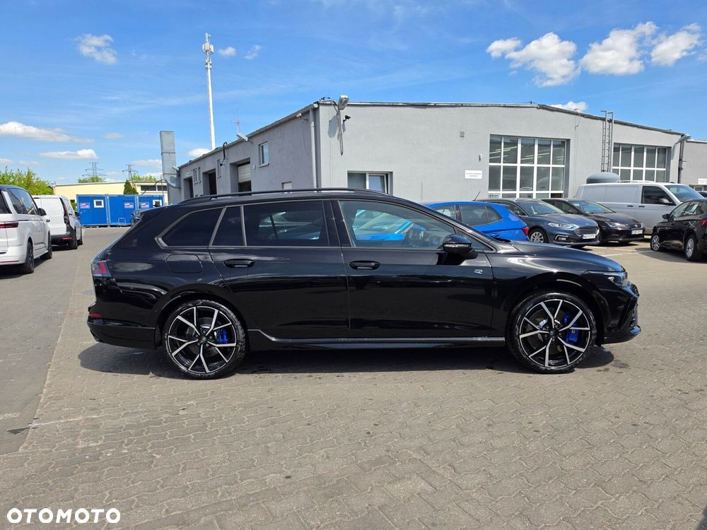 Volkswagen Golf - 8