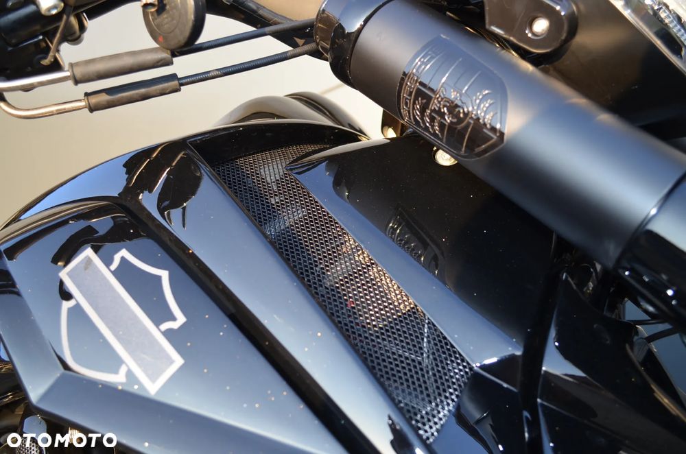 Harley-Davidson V-Rod Night Rod - 11