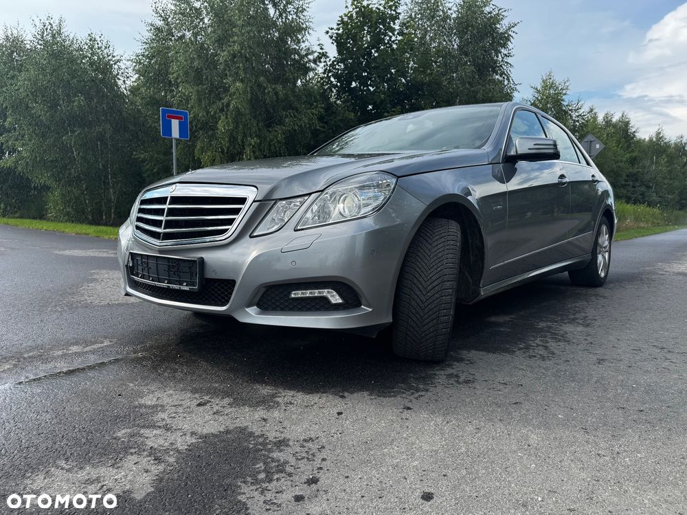 Mercedes-Benz Klasa E 350 CDI DPF 4Matic BlueEFFICIENCY 7G-TRONIC Avantgarde - 4
