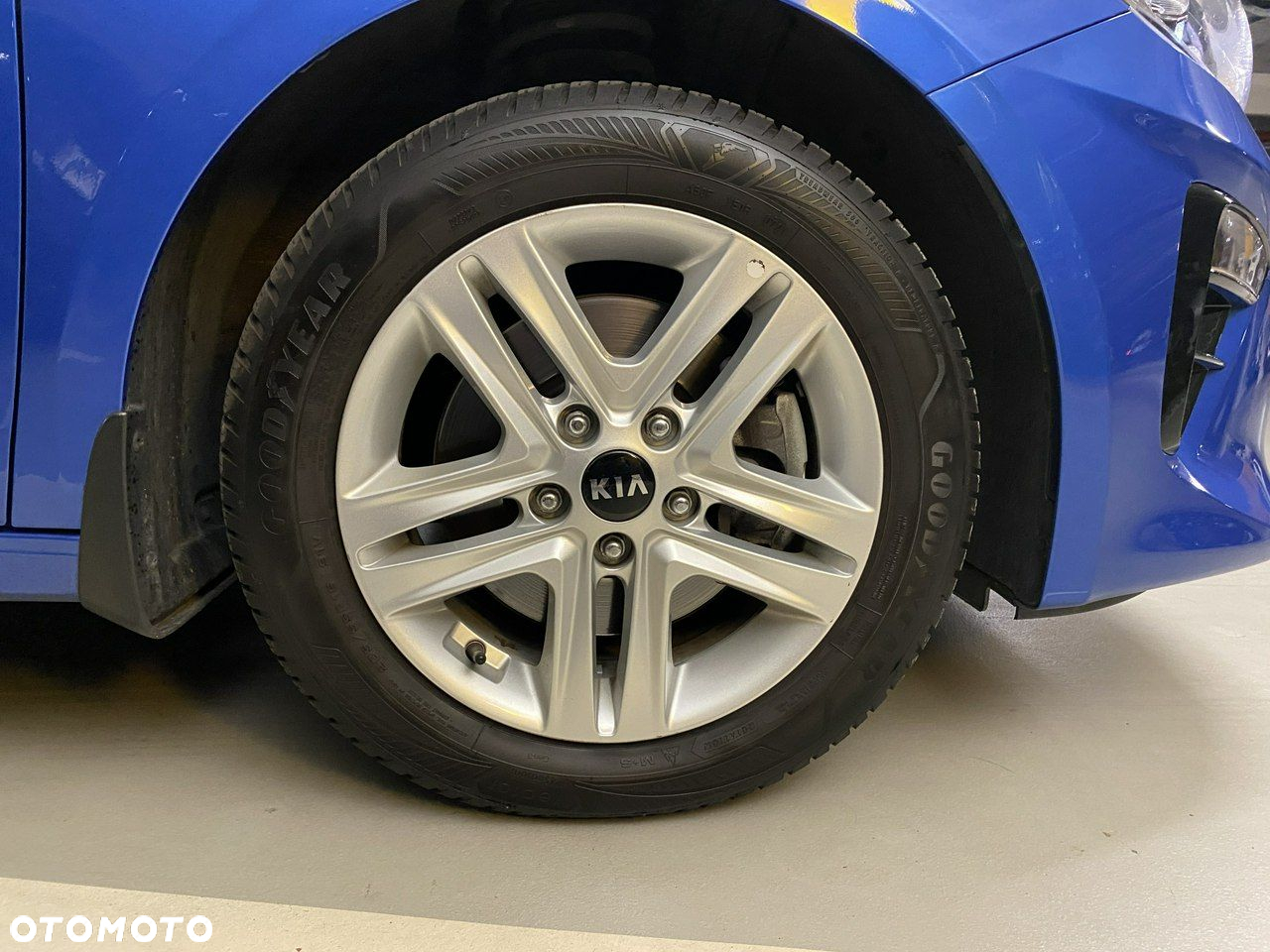Kia Ceed - 10