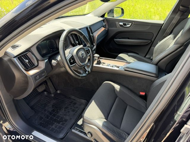 Volvo XC 60 T5 Momentum Pro - 9