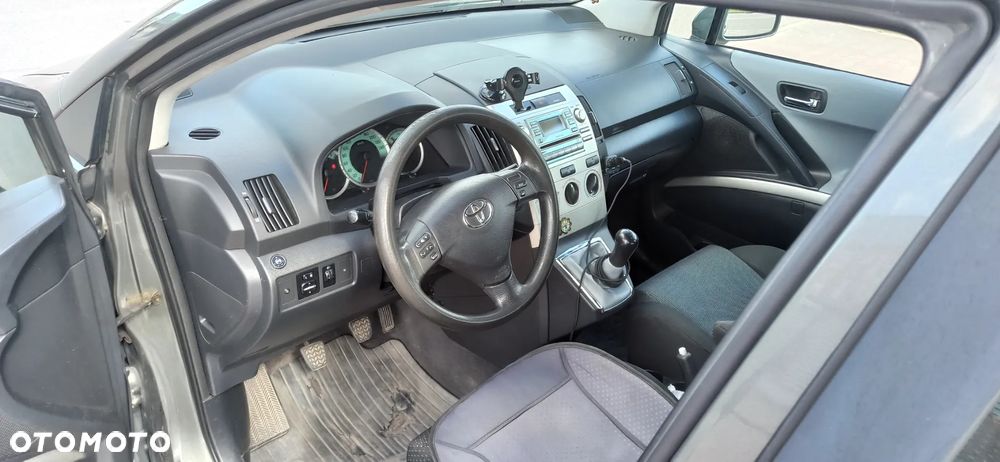Toyota Corolla Verso 1.8 Terra 7os - 9