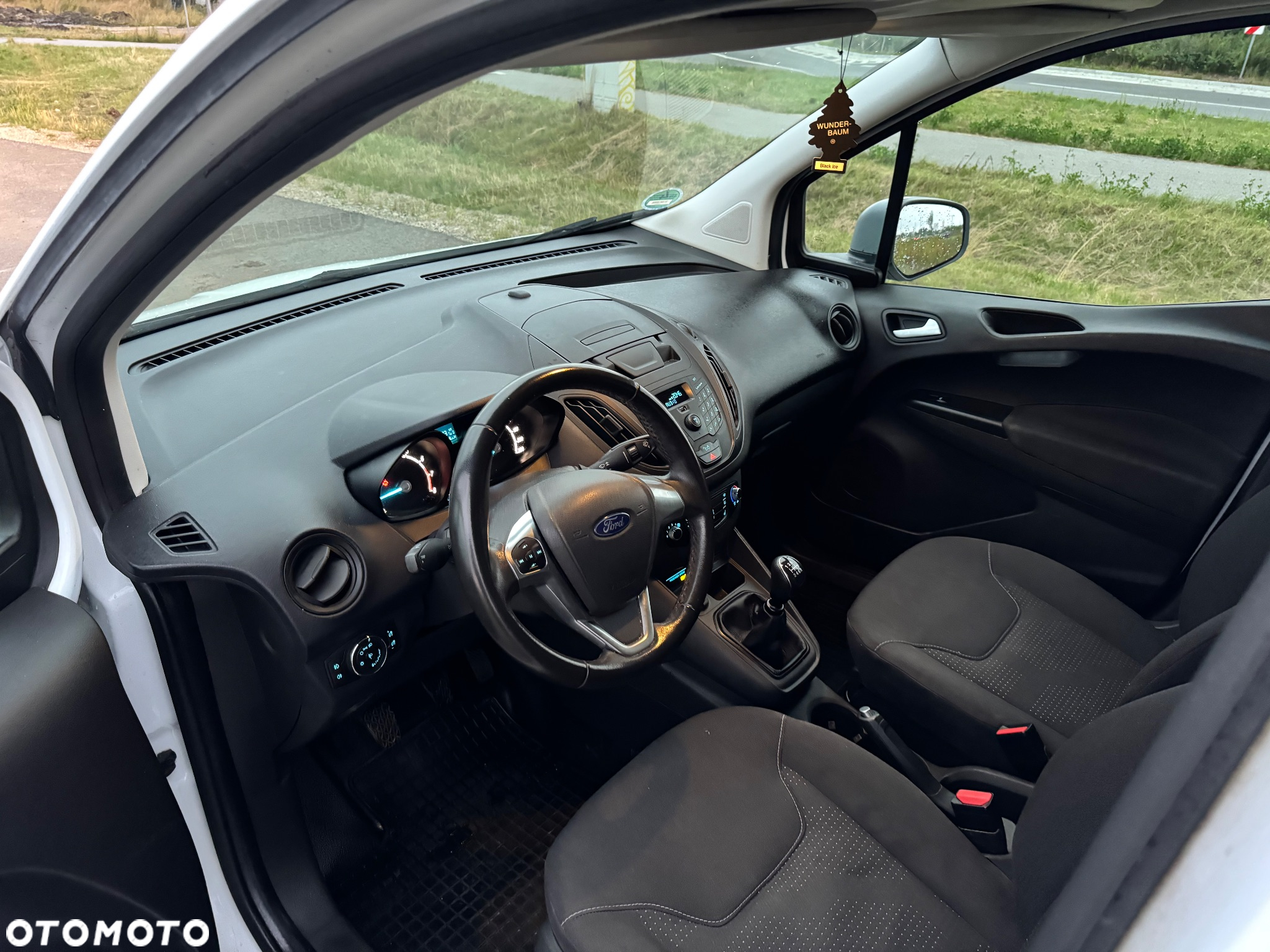 Ford Transit Courier Basis - 18