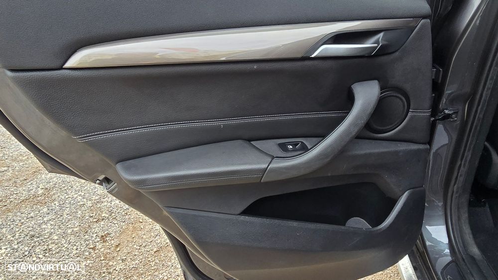 BMW X1 25 e xDrive xLine - 42