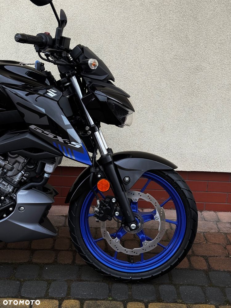 Suzuki GSX - 8