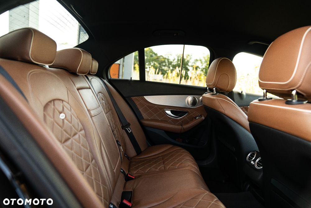 Mercedes-Benz Klasa C 450 AMG 4-Matic 7G-TRONIC - 19