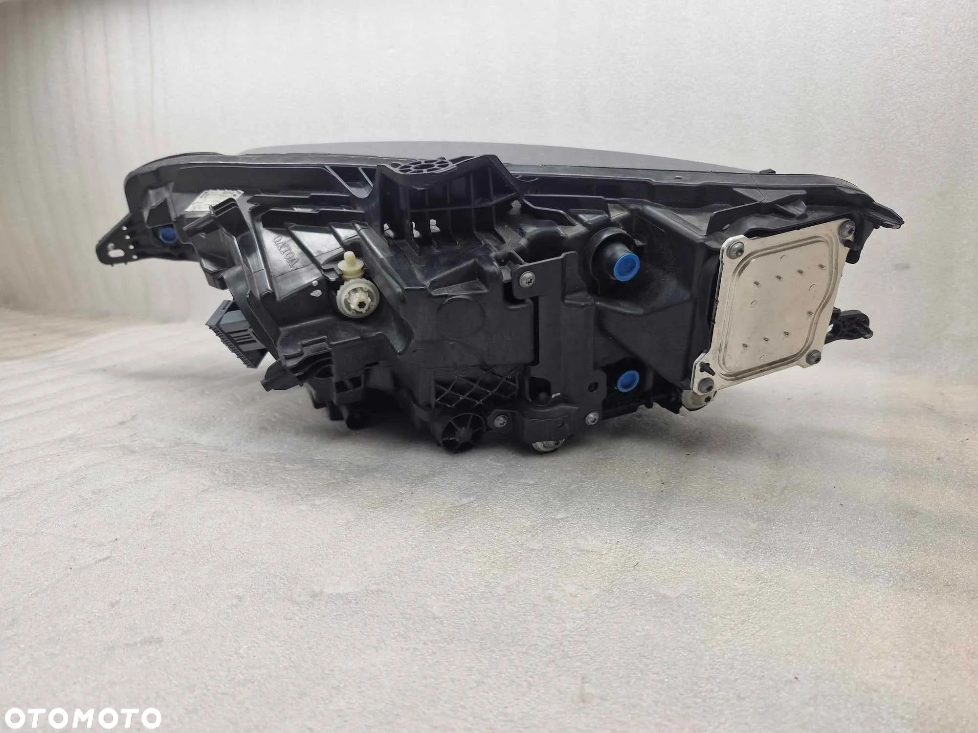 VOLVO S60 V60 FULL LED LAMPA PRAWA PRZÓD 32347005 - 9