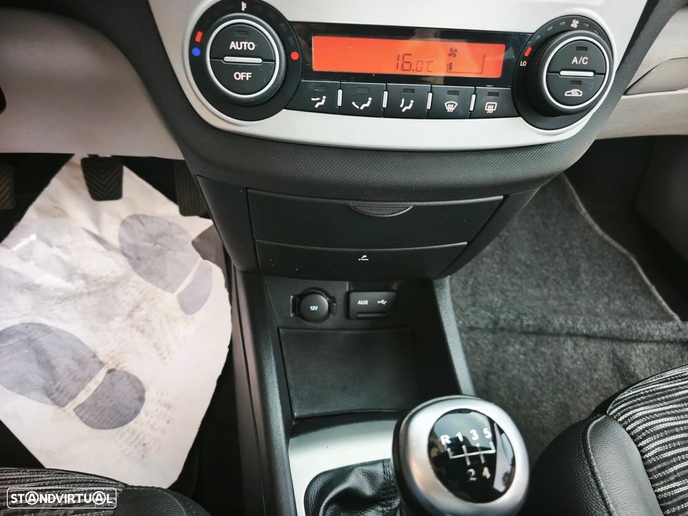 Kia Ceed S Coupé 1.4 CVVT EX - 10