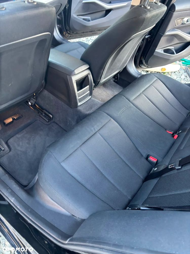 BMW Seria 3 318i - 10
