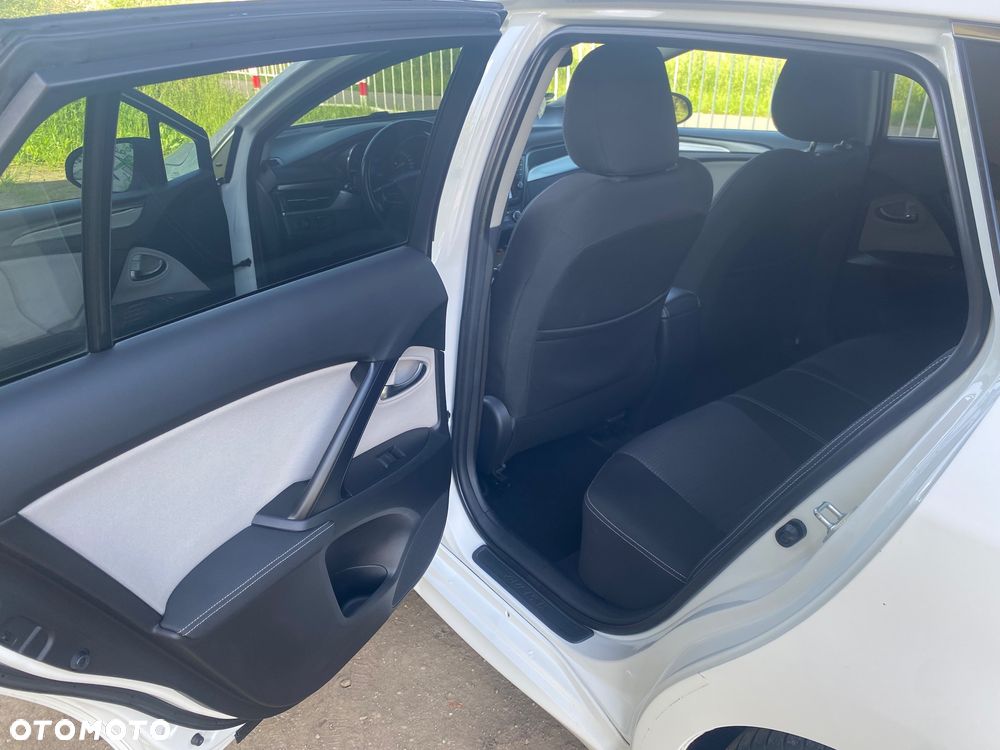 Toyota Avensis 2.0 D-4D Selection - 20