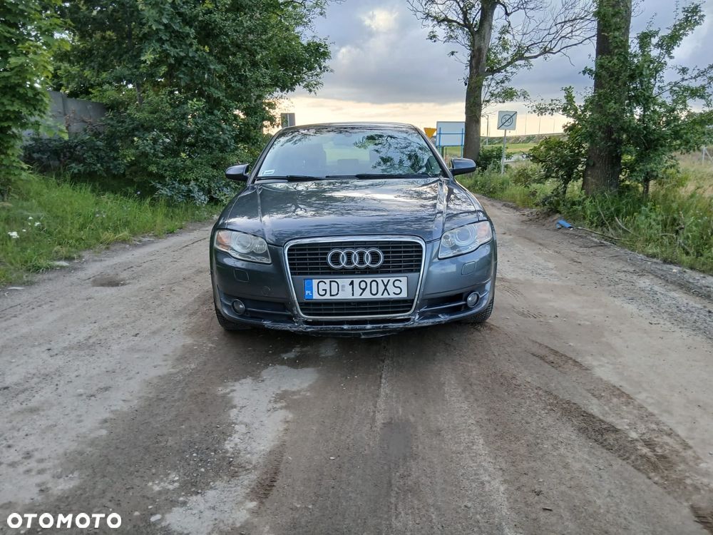 Audi A4 Limousine - 4