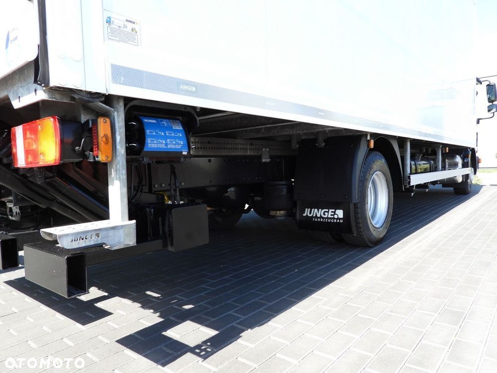 MAN TGL 12.250 KONTENER WINDA 16 PALET TEMPOMAT PNEUMATYKA AUTOMAT  BLIŹNIACZE KOŁA  250KM - 16