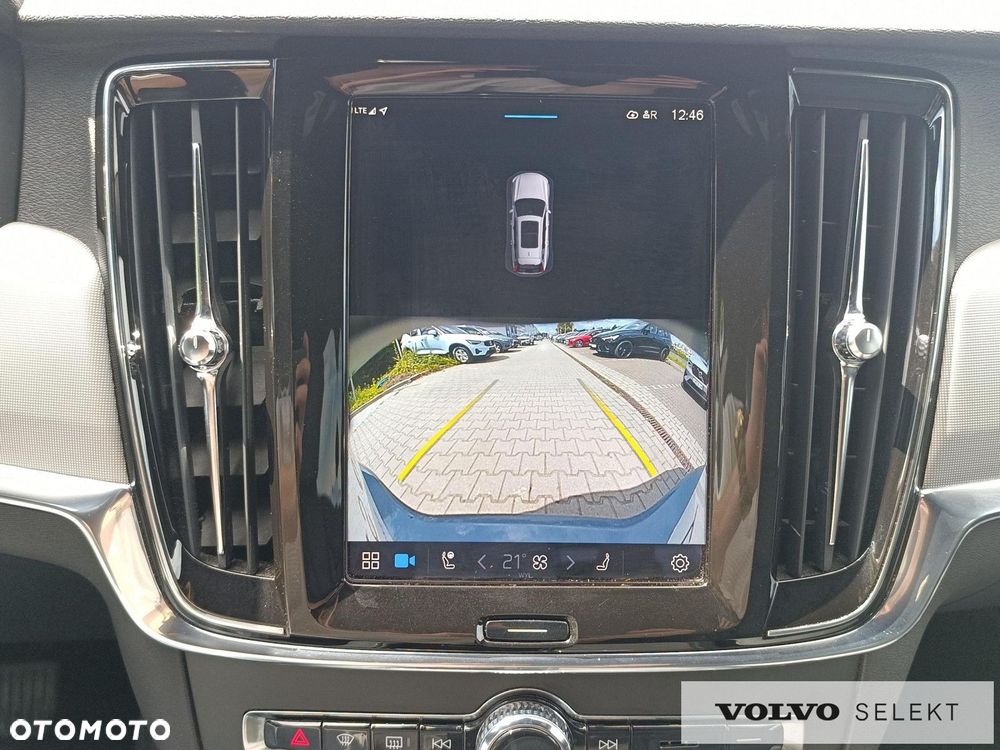 Volvo V90 Cross Country - 25