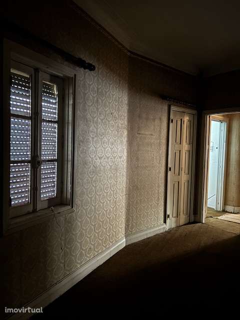 Casa para reabilitar – Porto, Costa Cabral - Excelente oportunidade - Grande imagem: 5/12