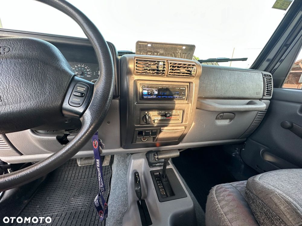 Jeep Wrangler 4.0 Sport - 8