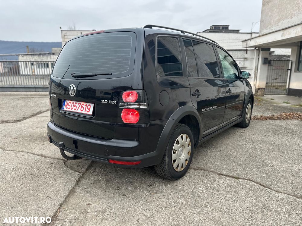 Volkswagen Touran 2.0 TDI DPF Cross - 3