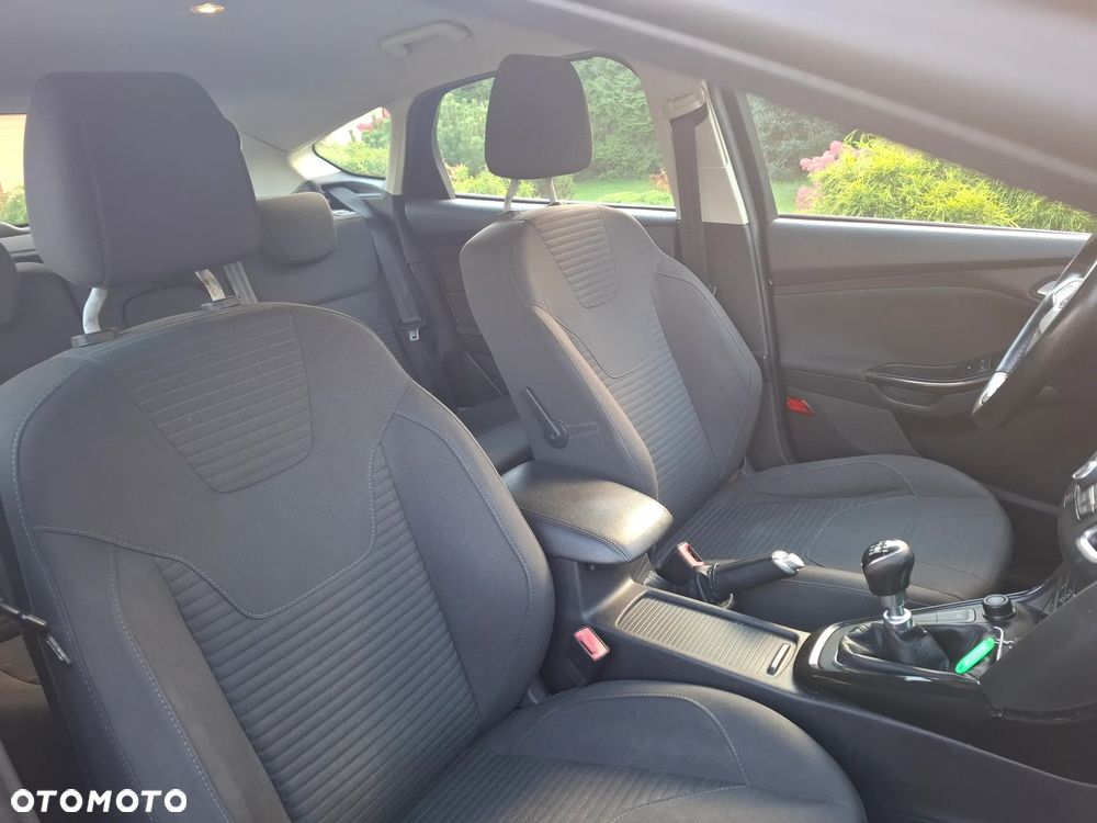 Ford Focus 1.5 EcoBlue Start-Stopp-System TITANIUM - 19