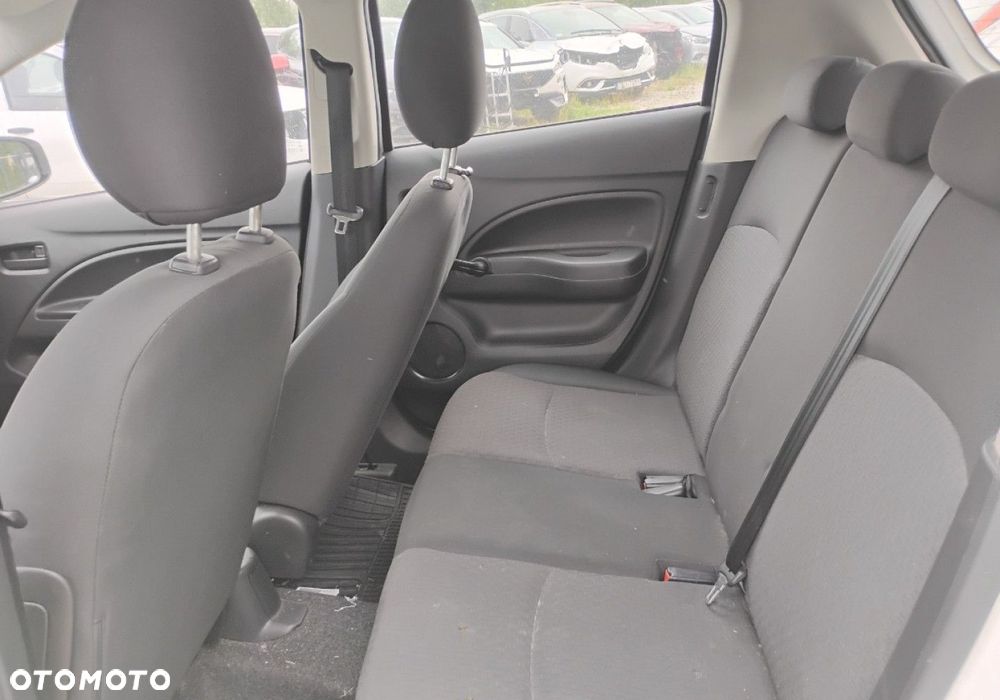 Mitsubishi Space Star - 10