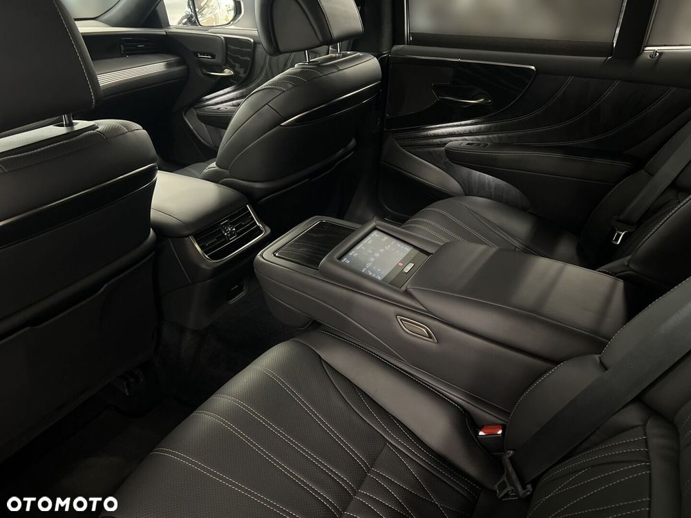 Lexus LS 500h Prestige AWD - 24