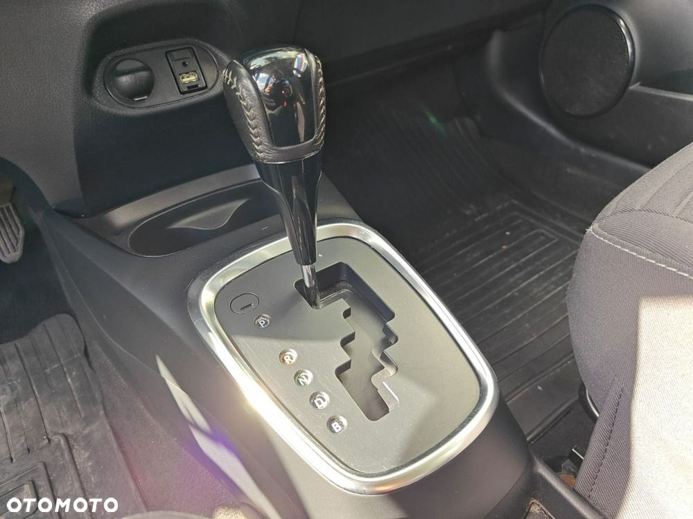 Toyota Yaris - 12
