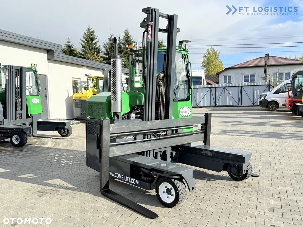 Combilift WÓZEK CZTEROKIERUNKOWY - WIELOKIERUNKOWY / C3000 / DIESEL / DUPLEX 4200MM / WOLNY SKOK / SZEROKI POZYCJONER WIDEŁ / PEŁNA KABINA / STAN IDEALNY / Szeroka oferta wózków czterokierunkowych i bocznych, dopasowanych do różnorodnych potrzeb i zastosowań - 6