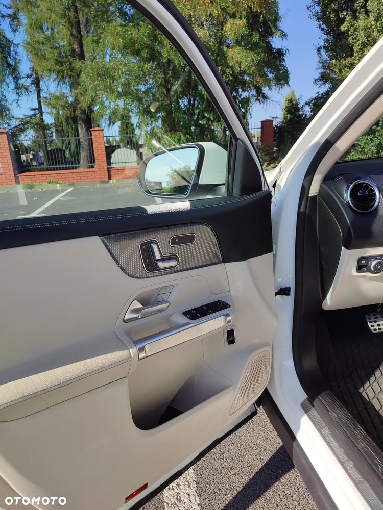 Mercedes-Benz GLB 250 4-Matic 8G-DCT - 13