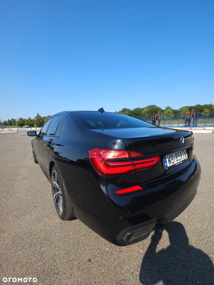 BMW Seria 7 750i xDrive - 4