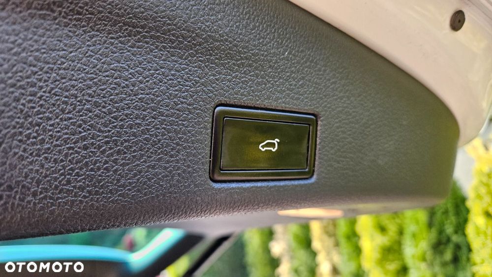 Volkswagen Sharan 2.0 TDI DSG BlueMotion Technology Match - 30