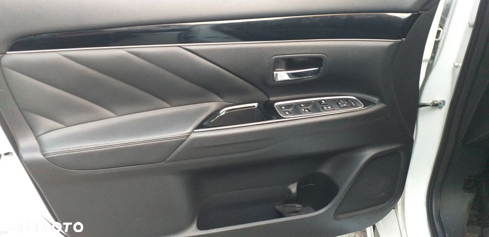 Mitsubishi Outlander ver-phev-intense-plus - 12
