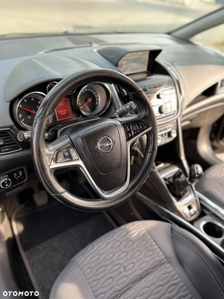 Opel Zafira - 16