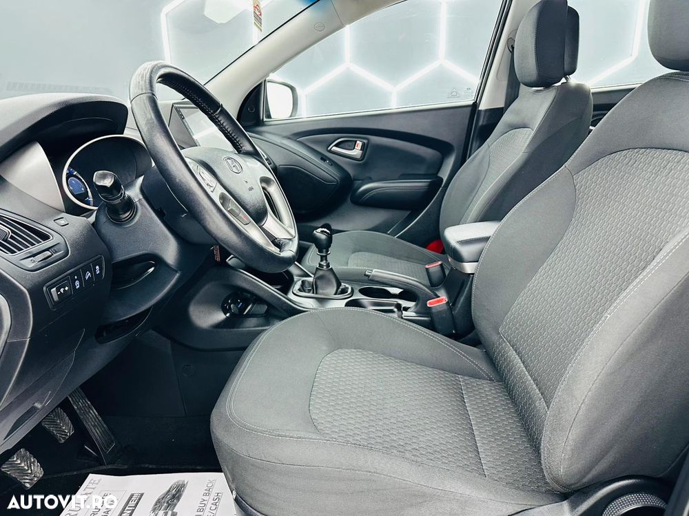Hyundai ix35 1.7 CRDI 2WD blue Finale Silver - 14