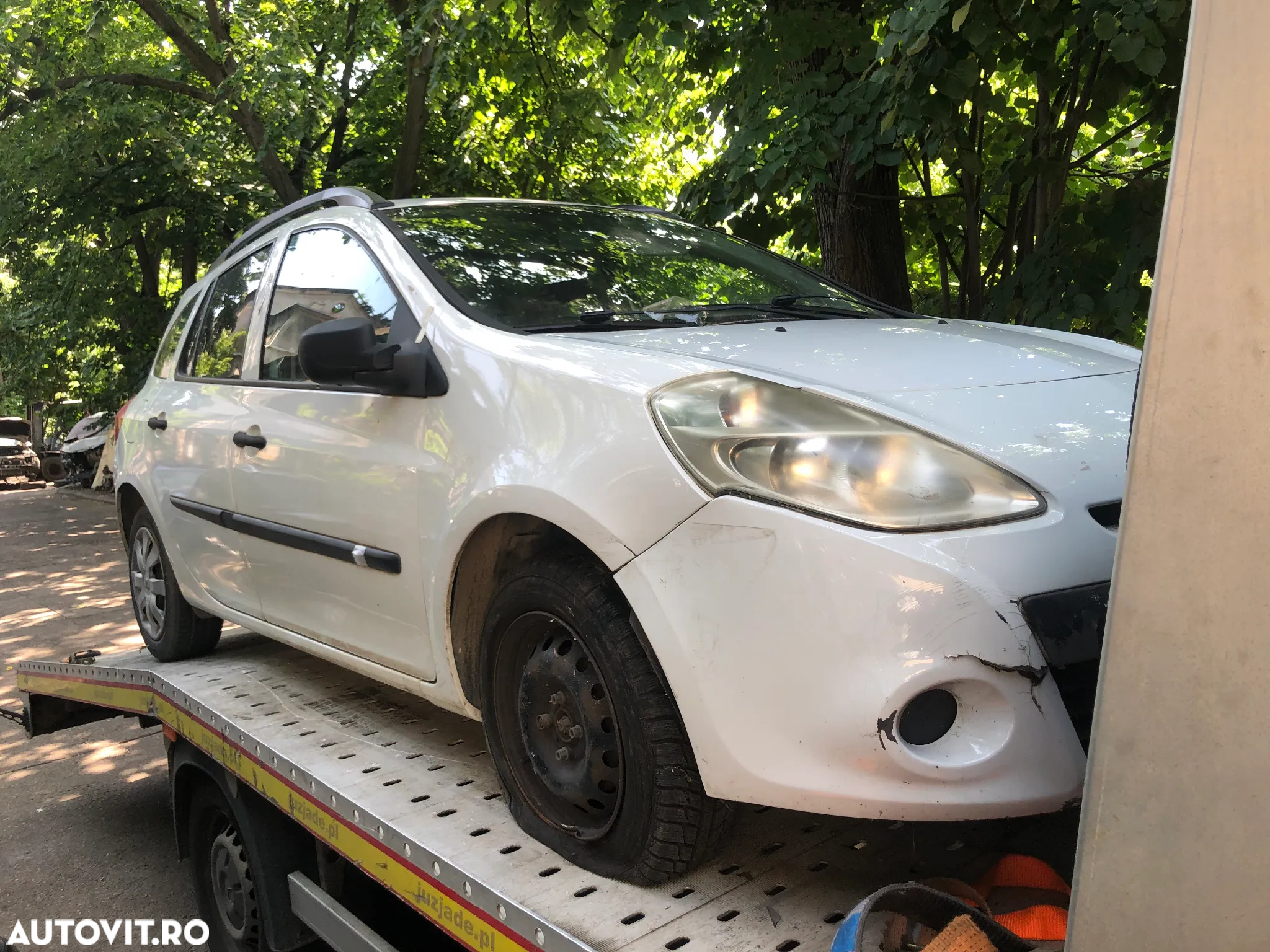 Dezmembrez Renault Clio 3 break facelift 2011 alb 1.5 dci Euro 5  K9K-67 - 8