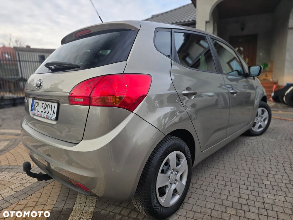 Kia Venga - 11
